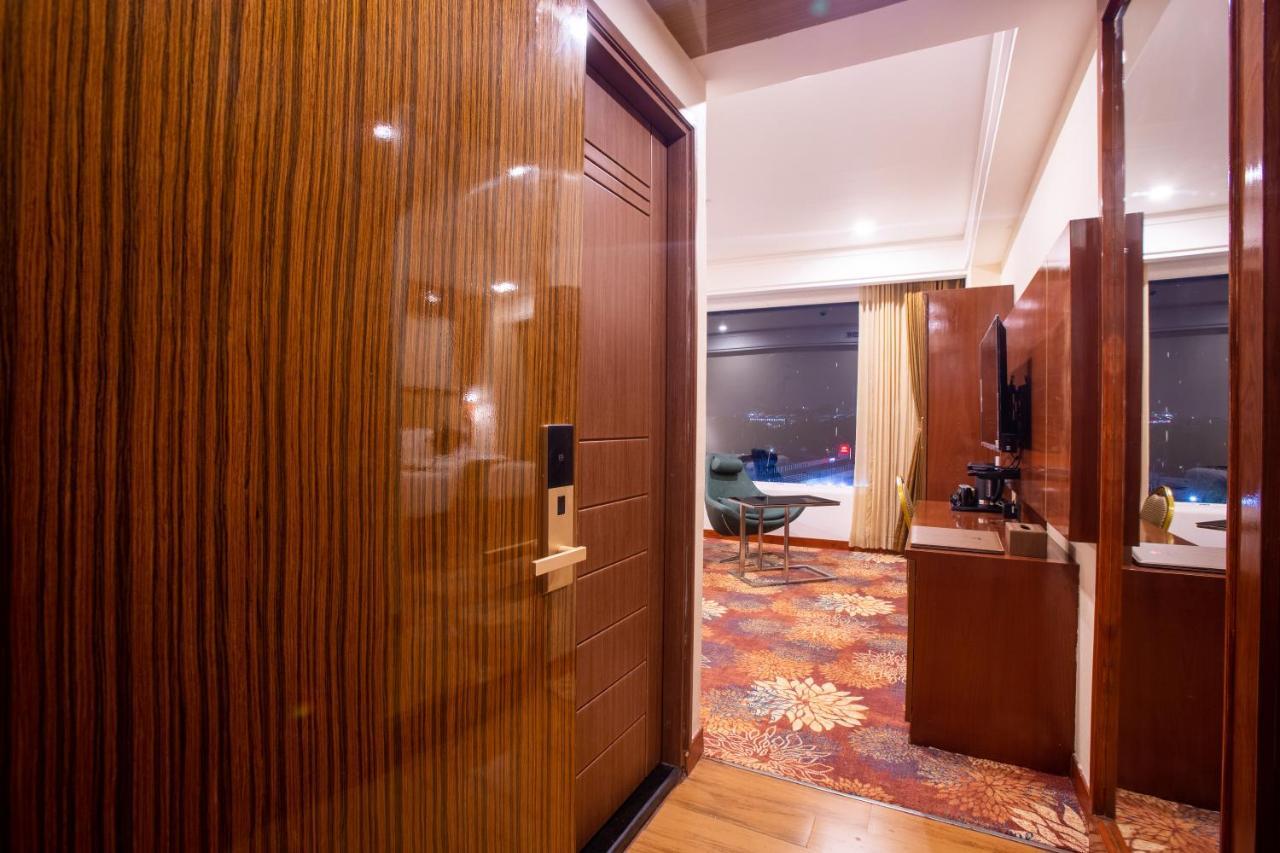 Kingston Hotel Bangalore Eksteriør billede