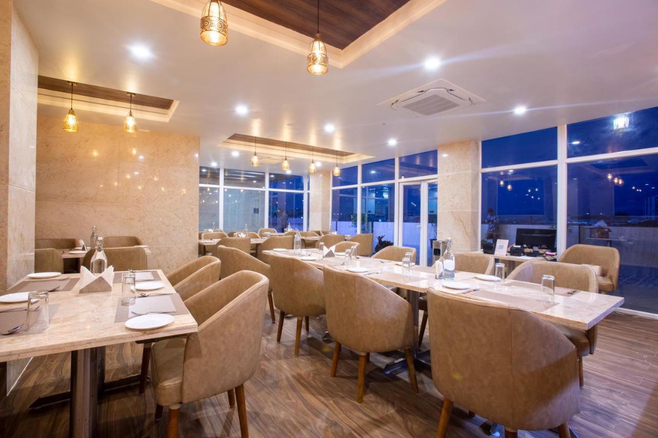 Kingston Hotel Bangalore Eksteriør billede
