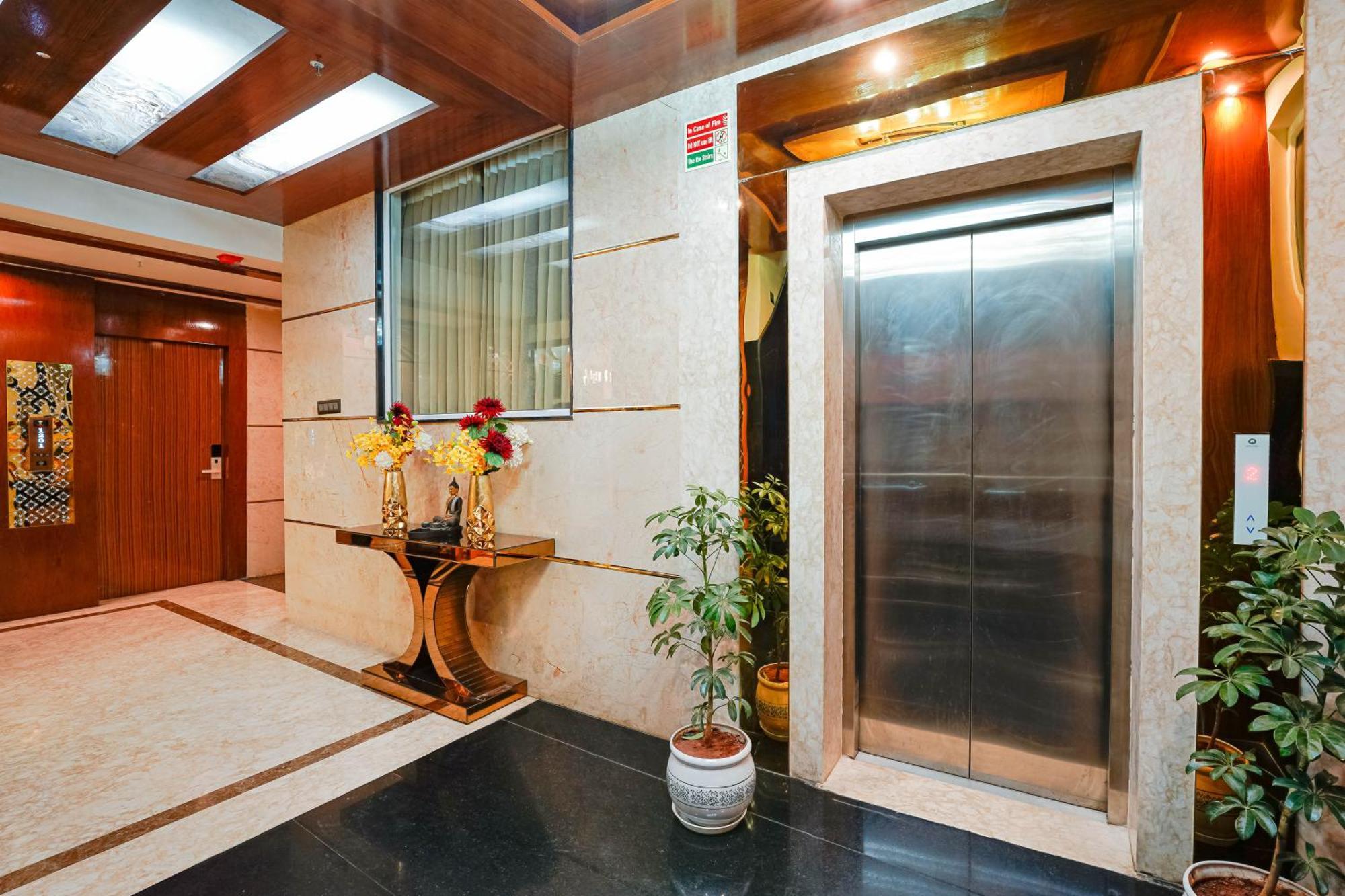 Kingston Hotel Bangalore Eksteriør billede